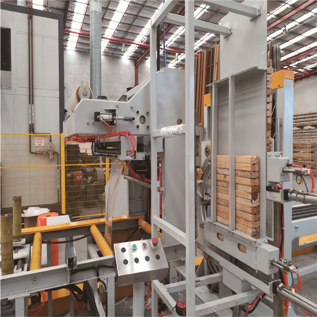 Поставка горизонтальной намоточной упаковочной машины GG600