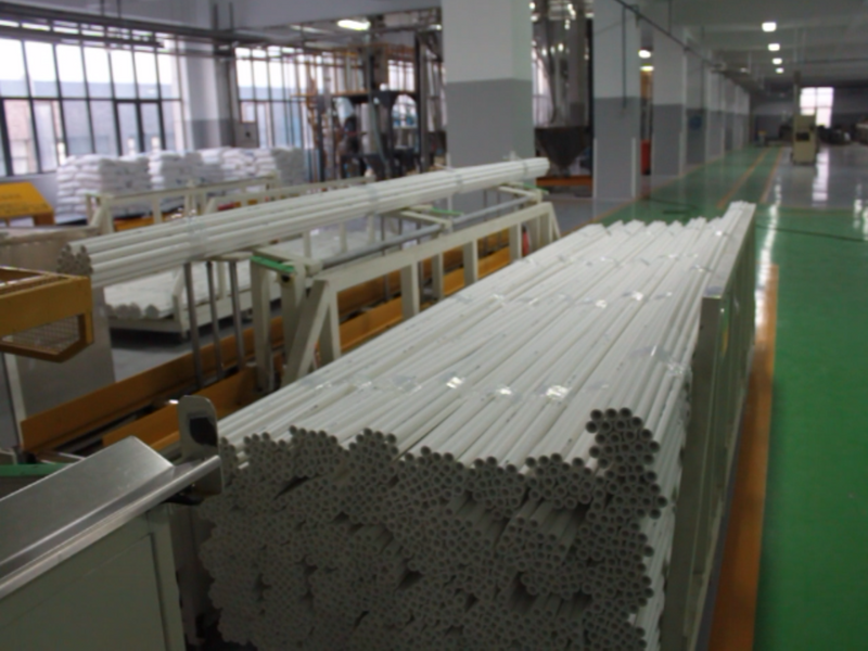 Поставка блока формования пластиковых прямых труб