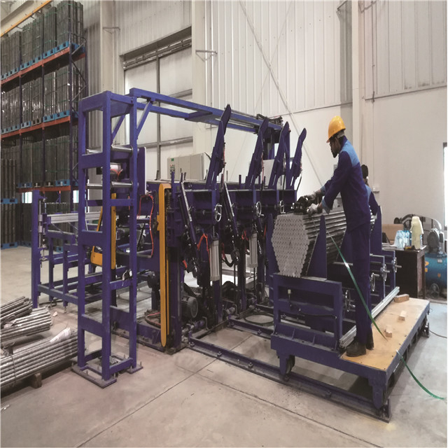 Линия для упаковки в штабелирование стальных труб с механической обработкой