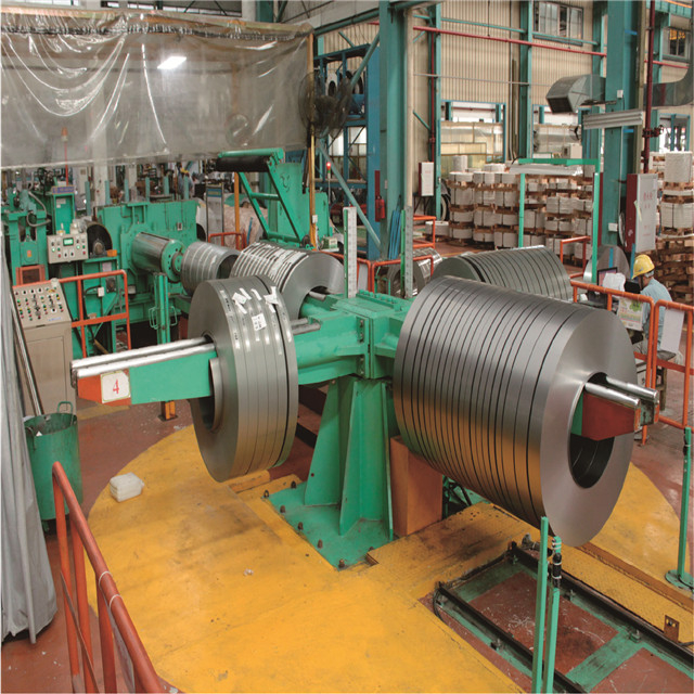 Полностью автоматическая вертикальная линия упаковки стальной ленты