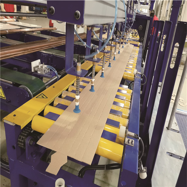 Решение для упаковки в картонную коробку из медных труб 